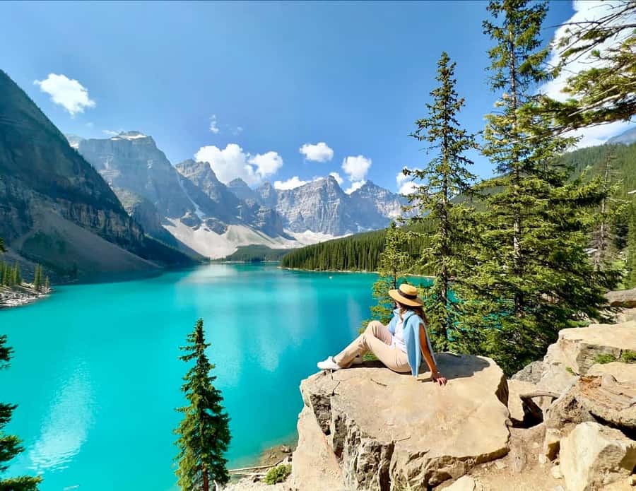 Calgary/Canmore: Banff National Park & Lake Louise Day Trip - Johnston Canyon in the cold season