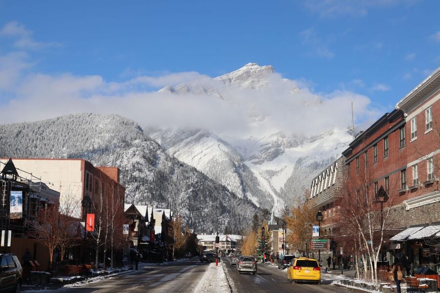 Calgary/Canmore: Banff National Park & Lake Louise Day Trip - Banff Town gives the day a needed pause