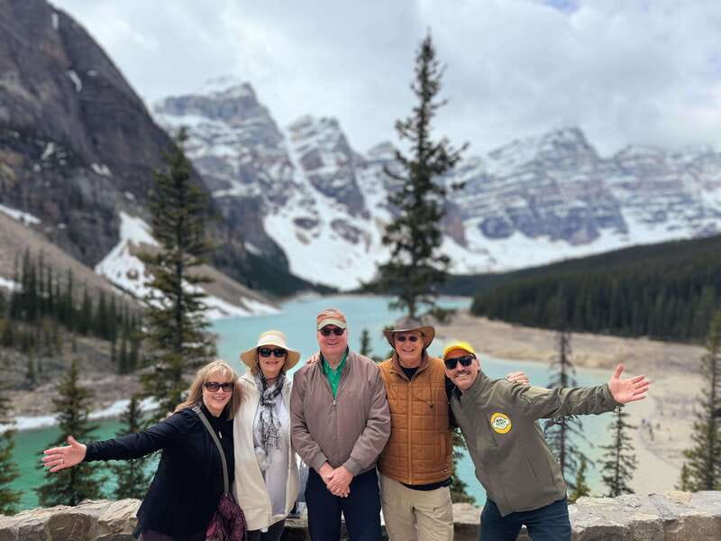 Calgary/Canmore: Lake Louise, Moraine Lake, & Banff Day Tour - Transport, pickup, and daily rhythm