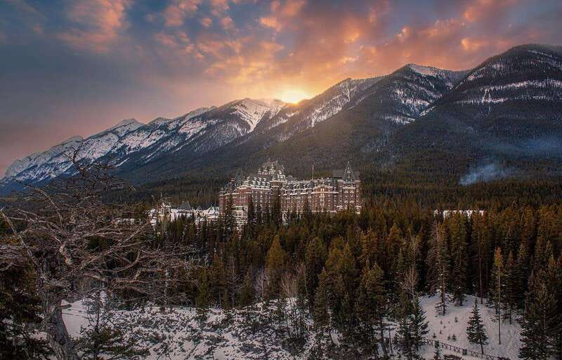 Calgary/Canmore: Lake Louise, Moraine Lake, & Banff Day Tour - Lake Louise, the first major stop