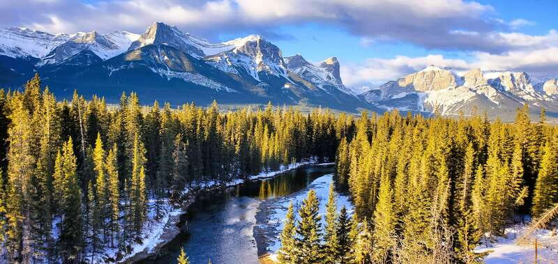 Calgary: Glaciers, Mountains, Lakes, Canmore and Banff Tour - Moraine Lake and the Valley of the Ten Peaks