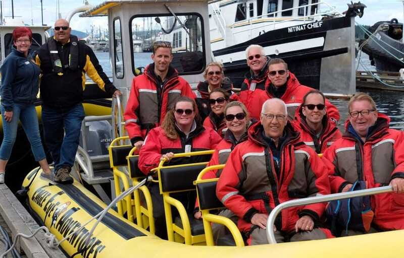 Campbell River: 6 Hour Zodiac Whale Watching Tour w/ Lunch - A lunch break without leaving the water