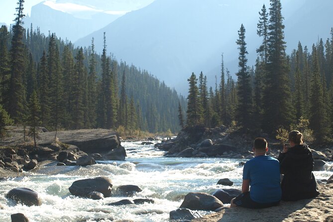 Canadian Rockies Golden Hour Tour | Lunch Included - Jerzy Maslanka’s guiding style