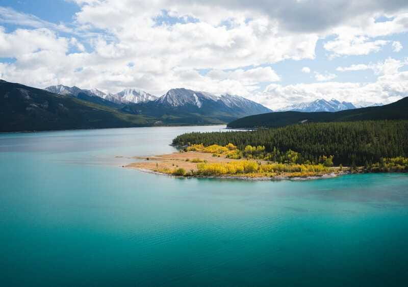 Canadian Rockies: Helicopter Flight with Exploration Hike - The return flight over Abraham Lake