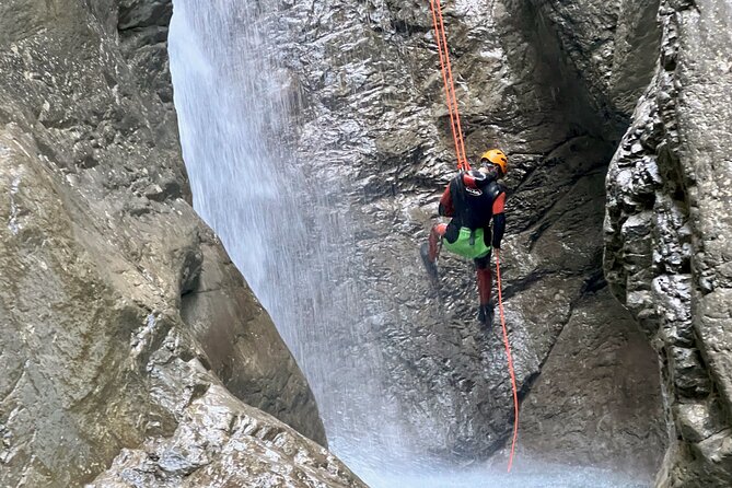 Canyoning half day - Heart Creek Canyon (beginner level) - What the guides add to the experience