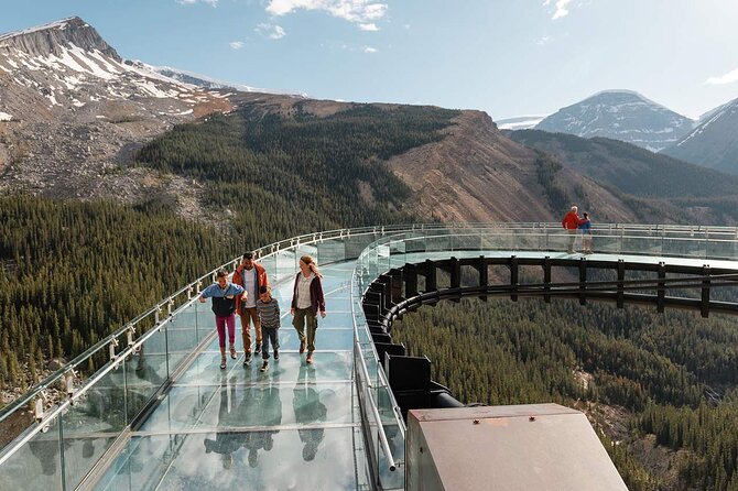 Columbia Icefield Adventure,Bow Lake,Peyto Lake in Banff & Jasper - The morning route past Cascade Mountain and Vermilion Lakes