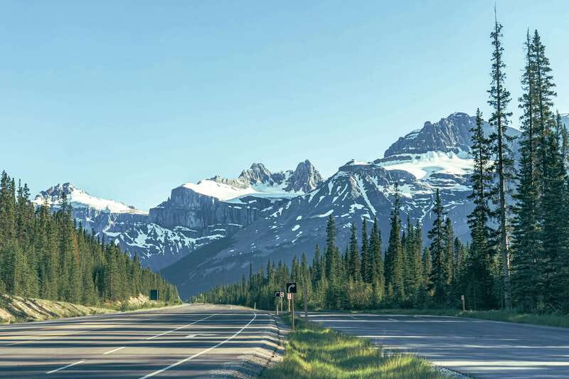 Columbia Icefield, Peyto Lake, Bow Lake Discovery Tour - Crowfoot Glacier from the road