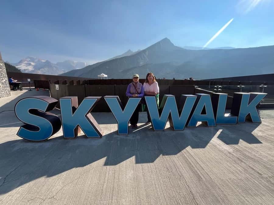 Columbia icefield, Skywalk, Waterfowl, Bow & Peyto Lake Tour - Crowfoot Glacier brings ice into view