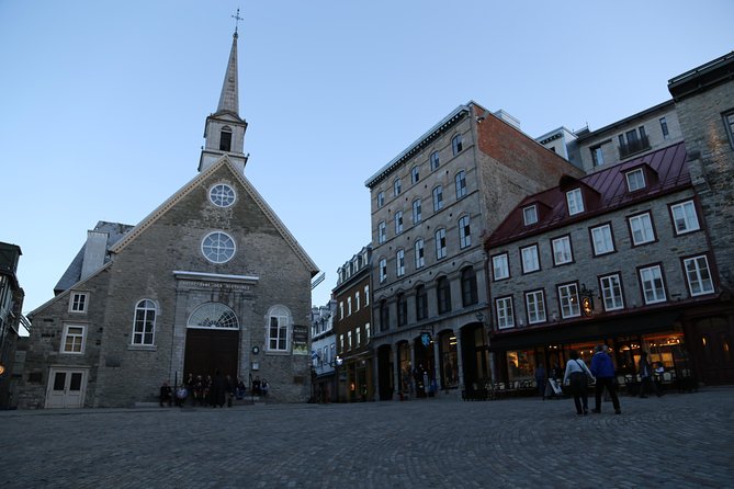 Combo Historical and Food Tour of Old Quebec - Petit Champlain, with crowds and character
