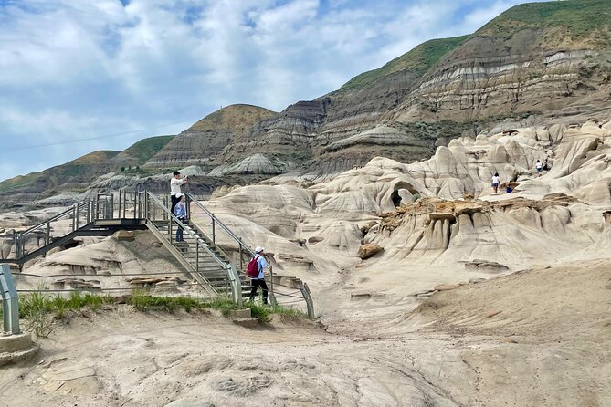 Day of Dinosaurs & Hoodoos from Calgary to Drumheller Badlands - Key points to know before you book