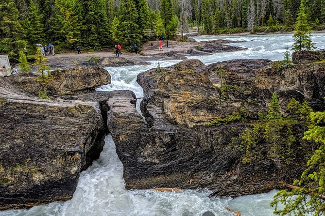 Day Trip: Lake Louise, Moraine Lake, Emerald Lake, Banff - Banff adds a short town finish