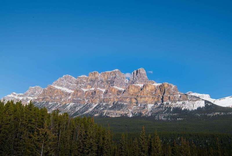Deep Day Tour to Emerald, Moraine, Louise Lake, J. Canyon... - Lake Louise gives you the classic Rockies view