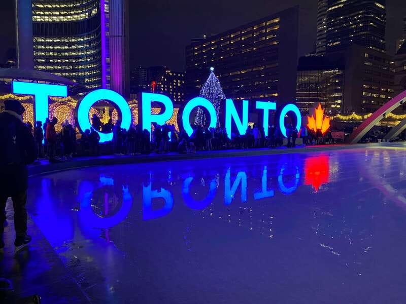 Downtown Toronto: Walking tour experience. English/Spanish - Who will enjoy this Toronto tour most?