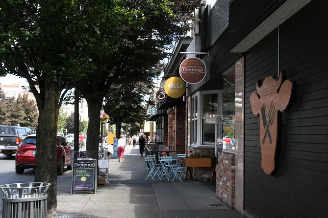Downtown Victoria Food & City Tour - The Inner Harbour: famous buildings and first bites