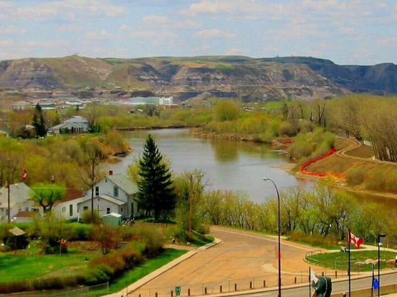 Drumheller: Bad Land & Dinosaur Museum Tour from Calgary - Five things to know before you go