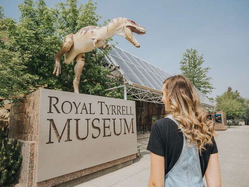 Drumheller: Bad Land & Dinosaur Museum Tour from Calgary - Drumheller Visitor Information Centre and the Star Mine area