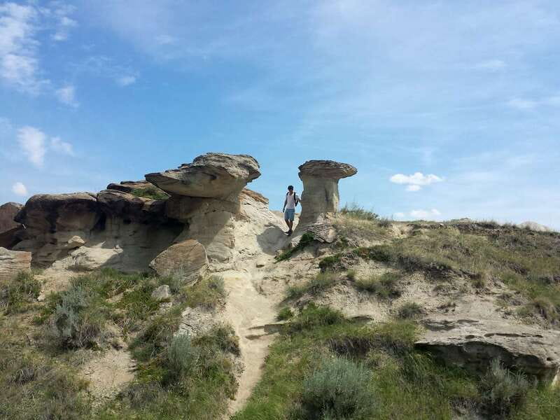 Drumheller: Bad Land & Dinosaur Museum Tour from Calgary - The Little Church, a brief Alberta oddity