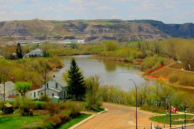 Drumheller Dinosaur Valley & Horseshoe Canyon Adventure Day Tour - The Royal Tyrrell Museum deserves your best attention