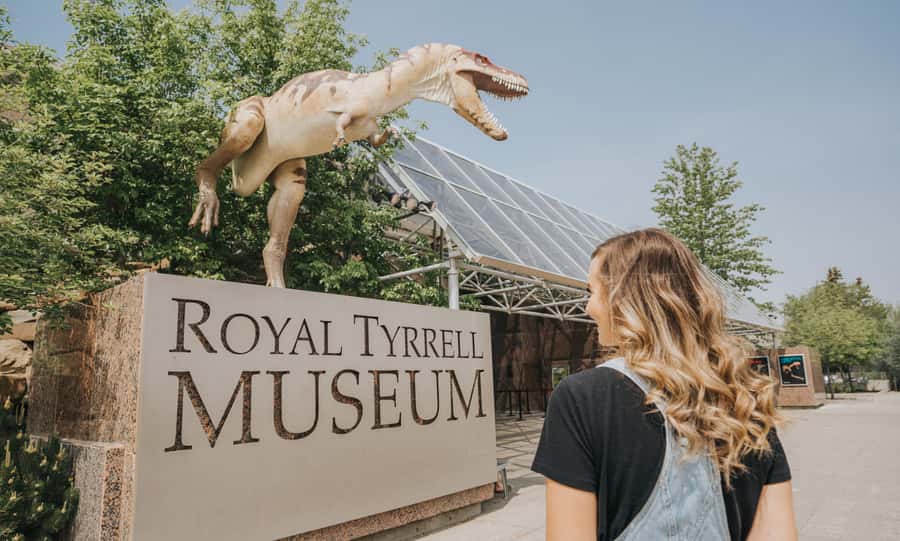 Drumheller: Dinosaurs, Canyons, & Hoodoos Day Tour - A full day from Calgary to Alberta’s Badlands