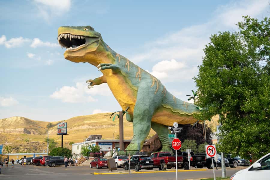 Drumheller: Dinosaurs, Canyons, & Hoodoos Day Tour - The Hoodoo Trail and erosion-shaped rock