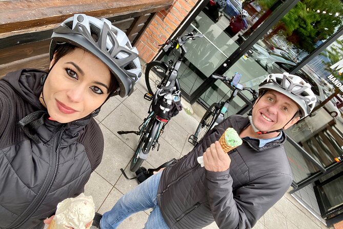 eBike Rentals in Kelowna - Picking up your bike on Bernard Avenue
