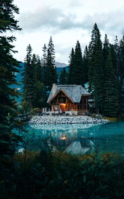 Emerald Lake, Louise, Takakkaw Falls, Johnston Canyon & More - Emerald Lake and the quieter lodge pause
