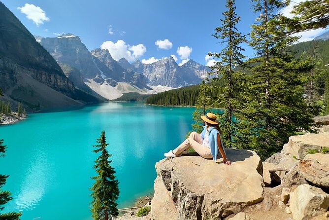 Explore Moraine Lake, Banff, Lake Louise & Minnewanka - Two hours in Banff Avenue