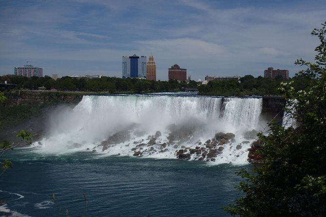 Fall for Niagara Tour - First look at Niagara from Skylon Tower