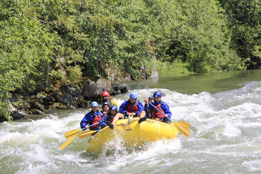 Family-Friendly Cheakamus Splash - Starting at the Squamish rafting base