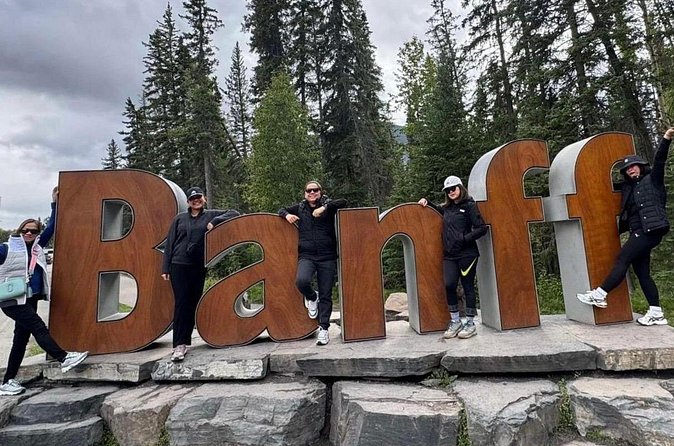 Famous Moraine Lake and Lake Louise Shared Shuttle Tour - The vehicle, group size, and comfort