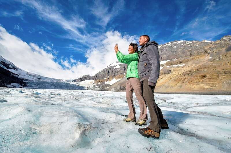 From Banff: Athabasca Glacier and Columbia Icefield Day Trip - Lunch with a view, and why the timing matters
