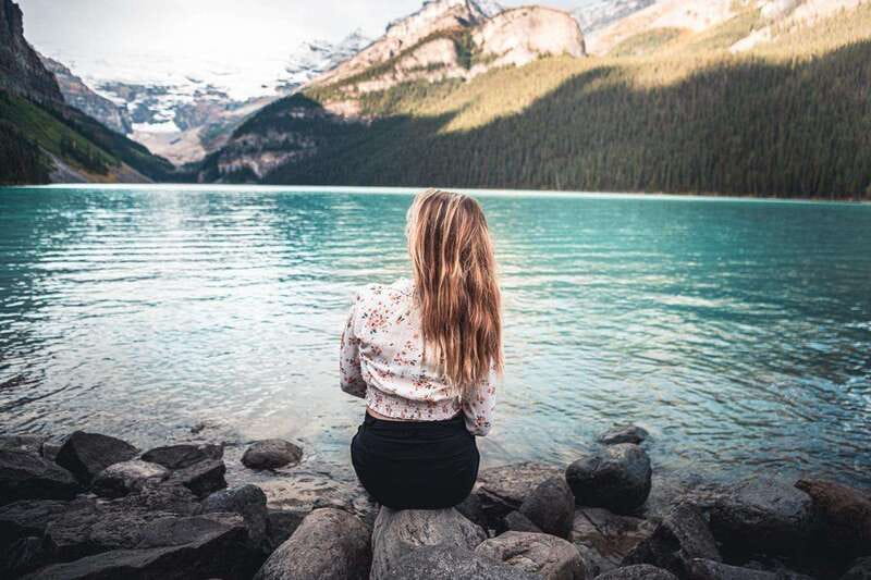 From Banff: Lake Louise and Moraine Lake Sightseeing Tour - Who should book this Lake Louise tour