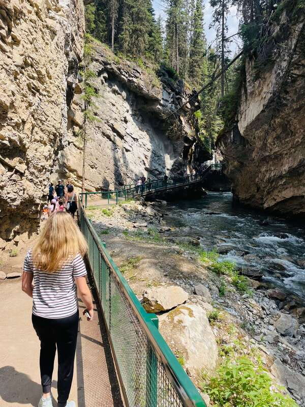 From Calgary: Banff, Moraine Lake and Lake Louise Tour - Hoodoo Trail brings a different kind of mountain view