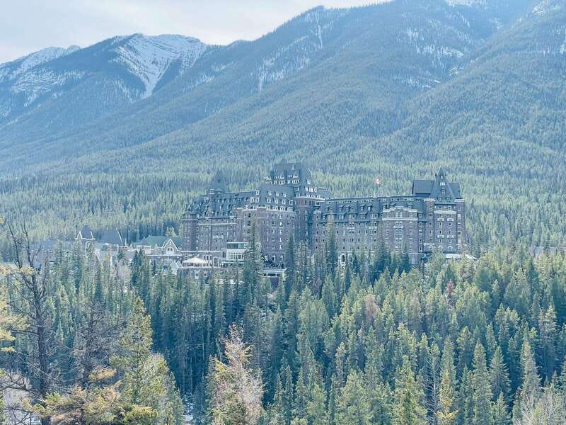 From Calgary: Banff, Moraine Lake and Lake Louise Tour - Johnston Canyon replaces Moraine Lake after October 14