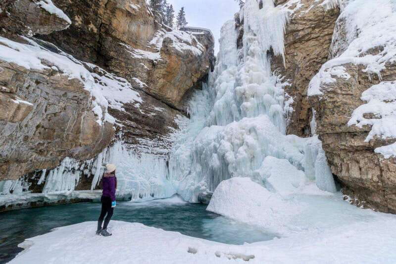 From Calgary: Banff, Moraine Lake and Lake Louise Tour - Banff Avenue is your practical lunch break