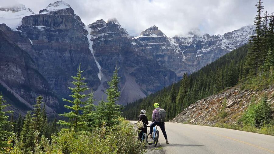 From Calgary/Banff: Moraine Lake & Lake Louise Half-Day Tour - Timing, comfort, and small practical details