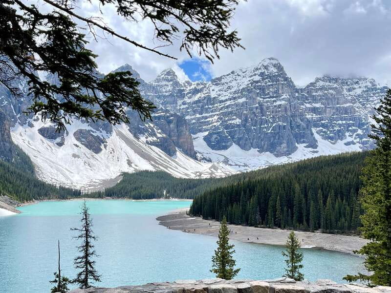 From Calgary: Banff & Yoho National Parks Private Day Tour - Lake Louise: The Classic First View