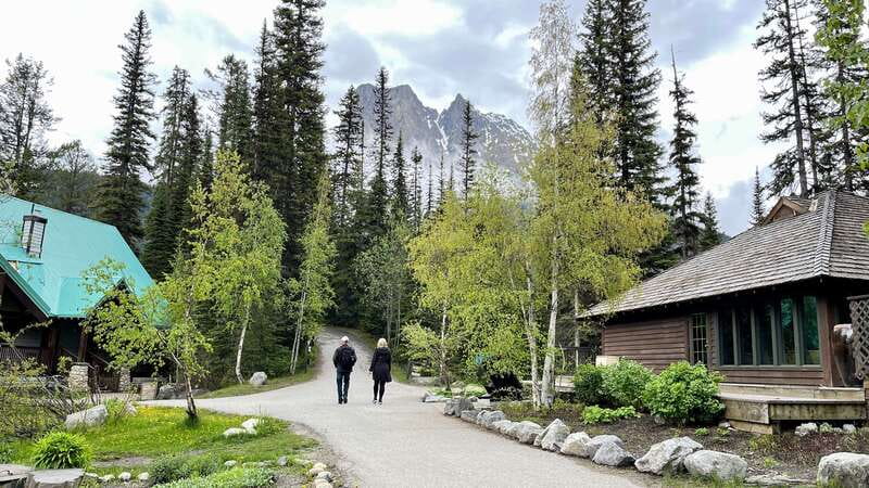 From Calgary: Banff & Yoho National Parks Private Day Tour - What the Guides Add to the Day