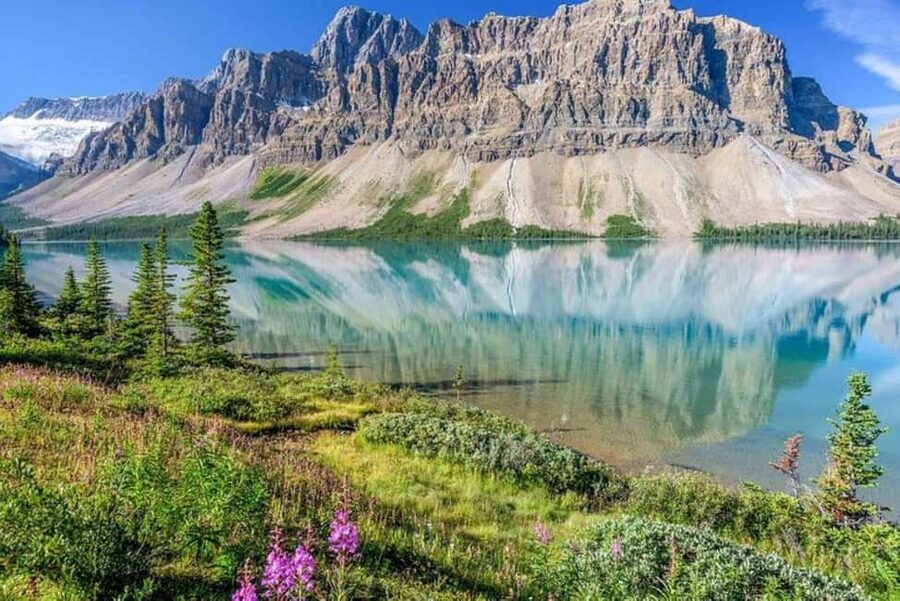 From Calgary: Explore 4 Stunning Lakes in Banff & Yoho - Four turquoise lakes without the driving work