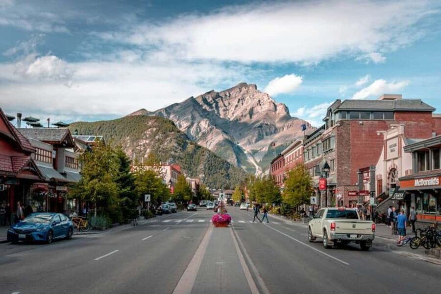 From Calgary: Explore 4 Stunning Lakes in Banff & Yoho - Emerald Lake gives you the longest unhurried stop