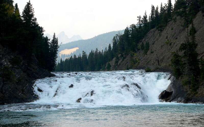 From Calgary: Private Lake Louise and Banff Day Trip - Lake Louise in a 30-minute window