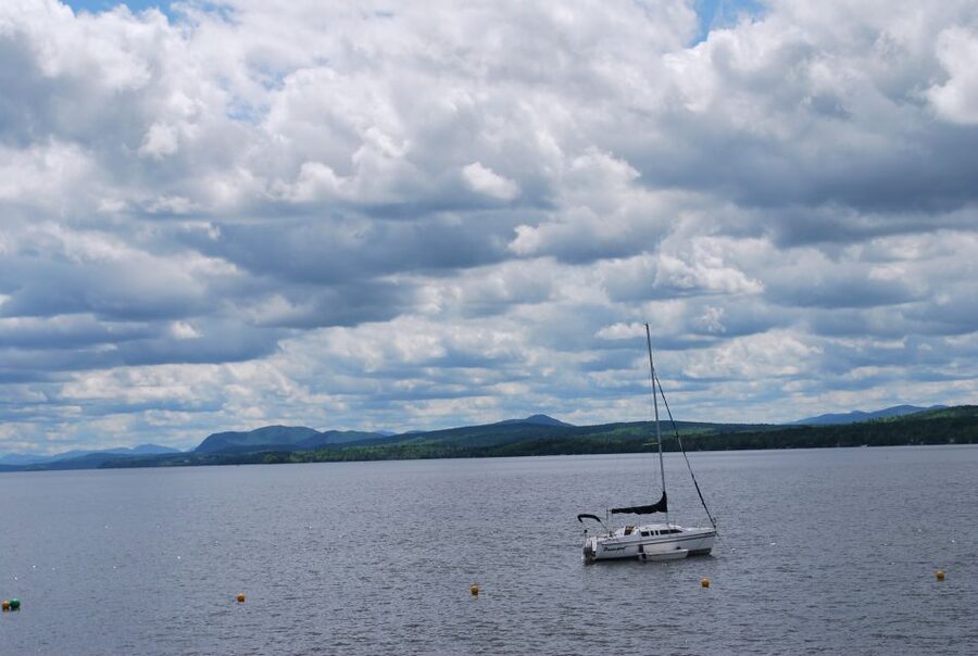 From Montreal: Eastern Townships Region Day Trip - Ayer’s Cliff and Lake Massawippi