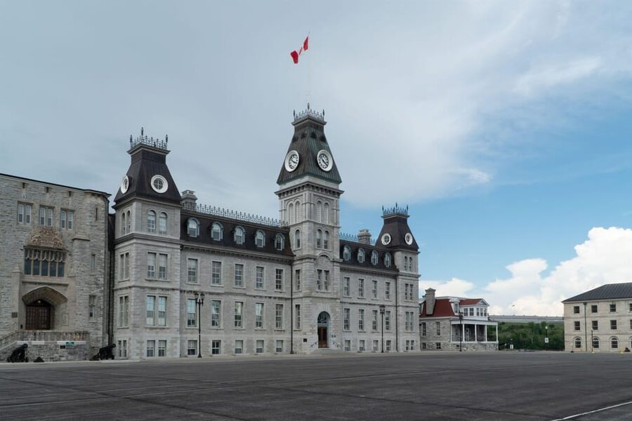 From Montreal: Kingston City Day Trip & 1000 Island Cruise - Free time in downtown Kingston