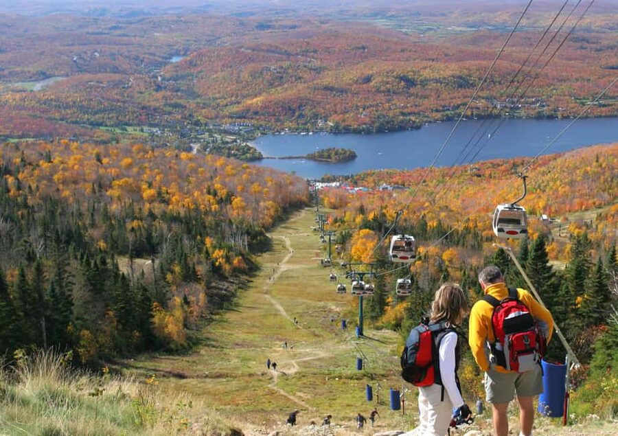 From Montréal: Mont-Tremblant 1-Day Tour - The guide and language experience