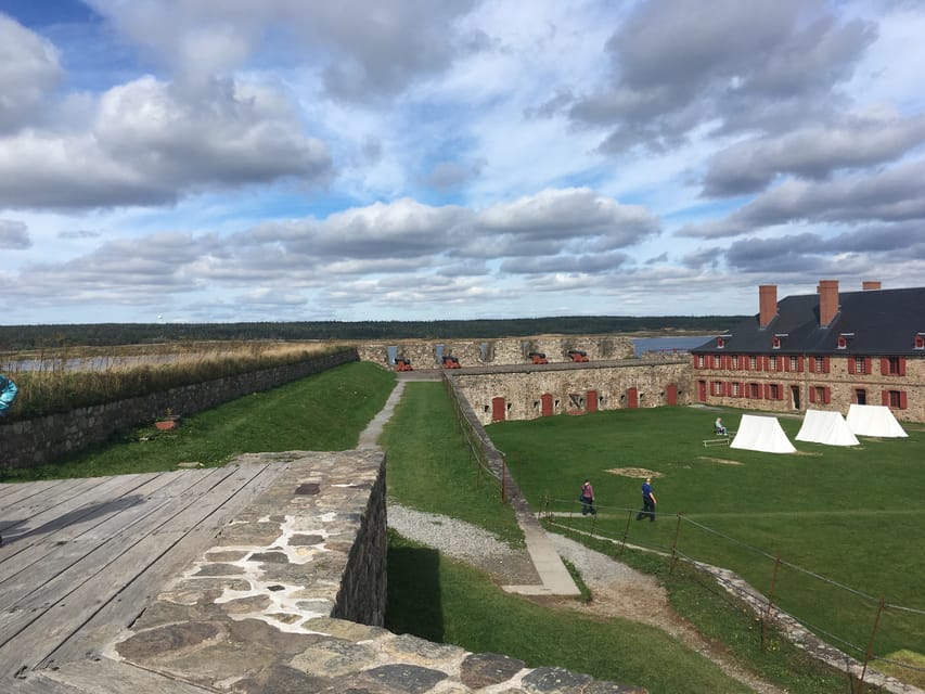 From Sydney, Canada: Walking Tour of Louisbourg Fortress - Why Louisbourg makes a strong shore excursion