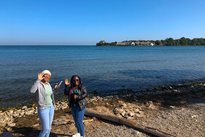 FROM TORONTO: Niagara Day Tour w/ Niagara on the Lake & Boat Ride - Table Rock and Clifton Hill offer two very different breaks