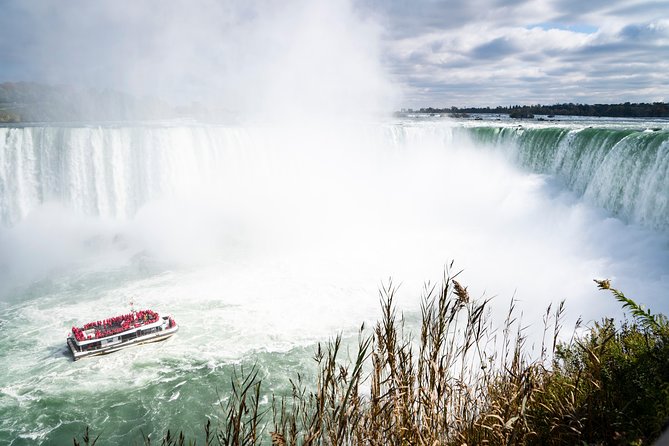 FROM TORONTO: Niagara Day Tour w/ Niagara on the Lake & Boat Ride - Niagara-on-the-Lake gives the morning a graceful start
