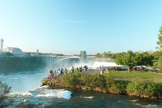 From Toronto: Niagara Falls Day Tour with Optional Boat Cruise - Niagara-on-the-Lake and the return to Toronto