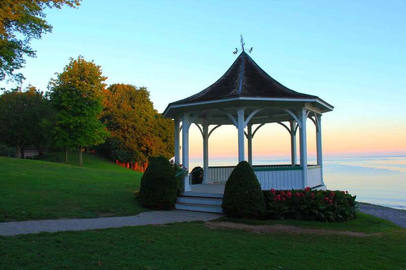 From Toronto: Niagara Falls Evening Tour With Boat Cruise - The Hornblower Voyage to the Falls
