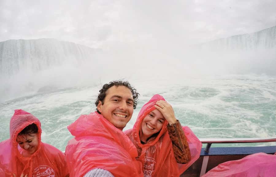 From Toronto: Niagara Falls Tour + Boat Ride and/or Journey - Maple Leaf Place and the three syrup tasting